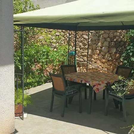 Apartman Biserka - 50 M From