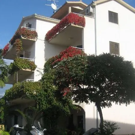 Biserka * トロギール