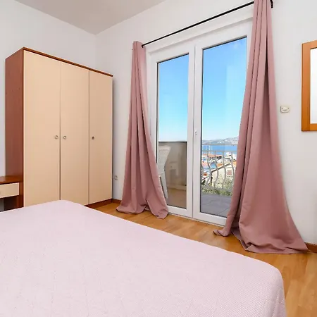 Biserka * トロギール