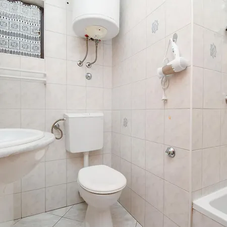 Biserka - 50 M From Apartman Trogir