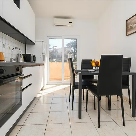 Biserka * トロギール