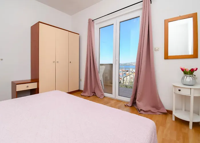 Biserka * 特罗吉尔